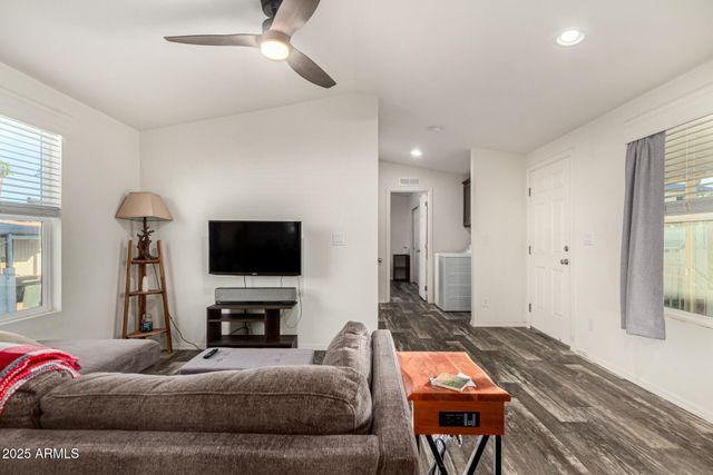 16225 N CAVE CREEK Road 85, Phoenix, AZ 85032