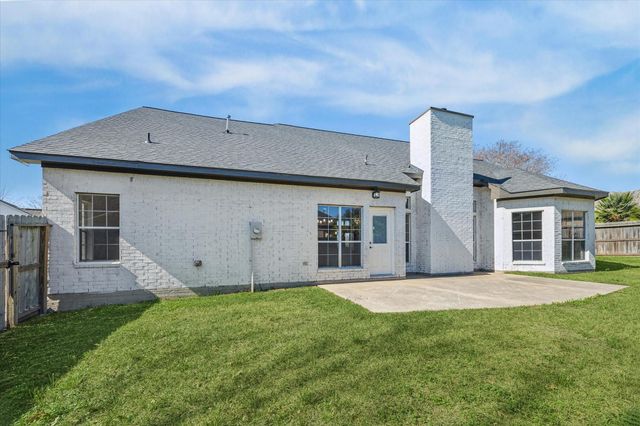 5437 Edgewater Court, Willis, TX 77318