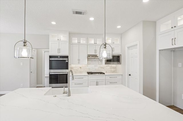 5437 Edgewater Court, Willis, TX 77318