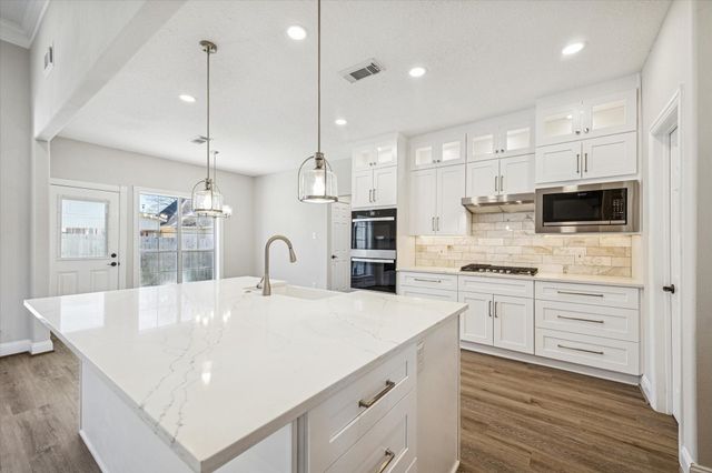 5437 Edgewater Court, Willis, TX 77318