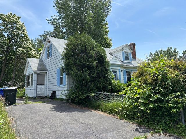 113 Lexington St, Springfield, MA 01107