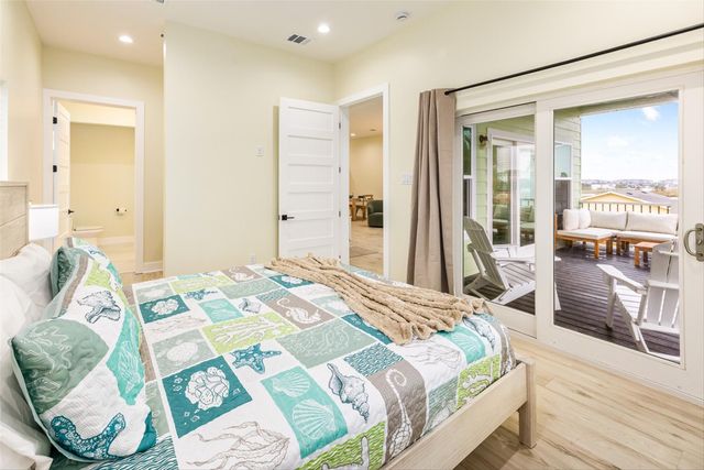 11207 Schwartz Drive, Galveston, TX 77554