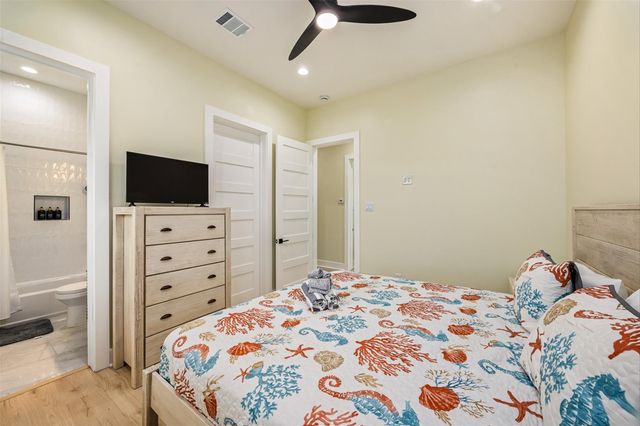 11207 Schwartz Drive, Galveston, TX 77554