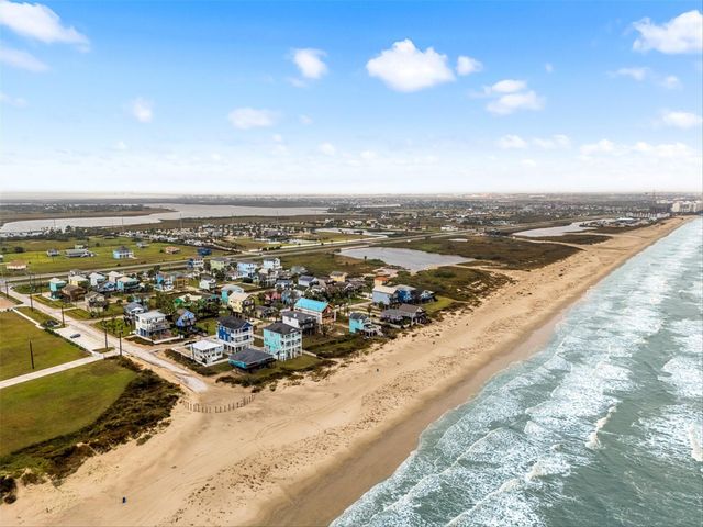 11207 Schwartz Drive, Galveston, TX 77554