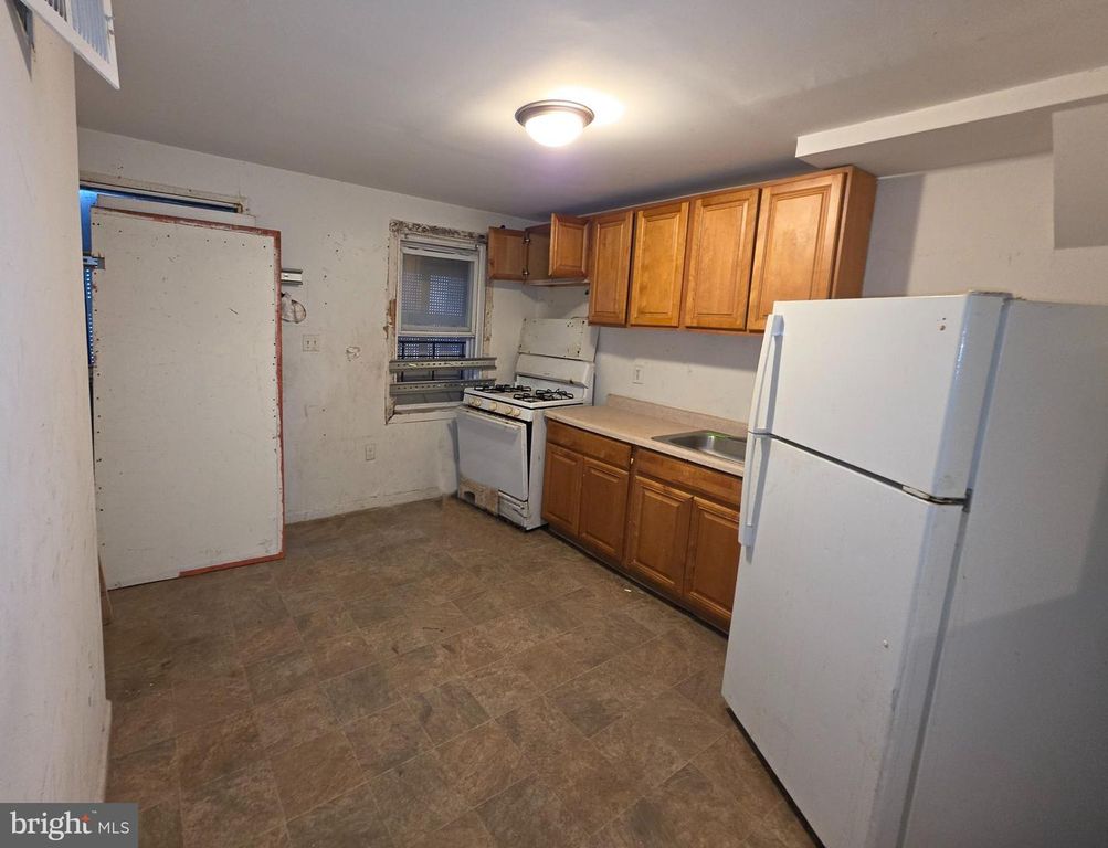 Image 8 of property listing at 2420 ETTING ST, Baltimore, MD 21217