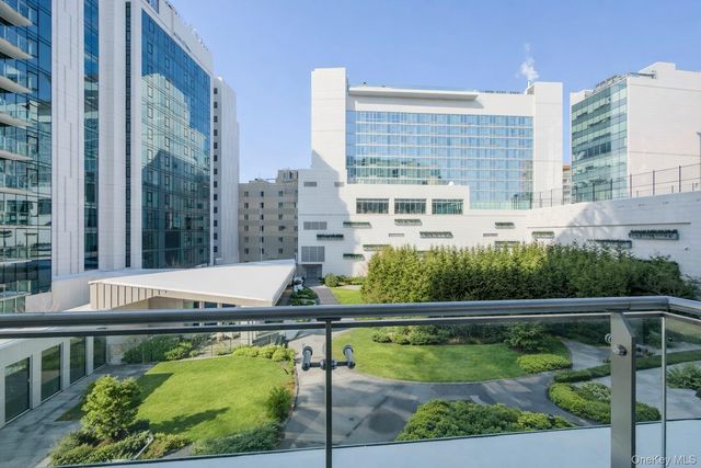 13327 39th Avenue 5T, Flushing, NY 11354