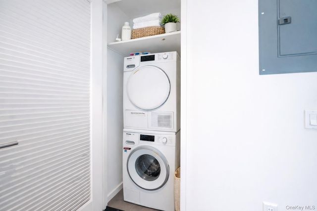 13327 39th Avenue 5T, Flushing, NY 11354