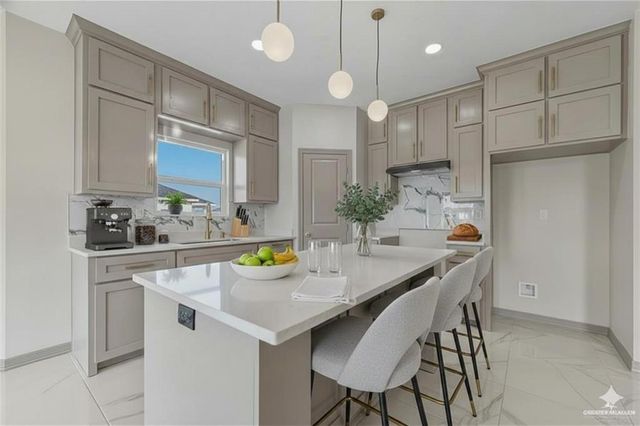 5812 N Gira Del Sol Street, Edinburg, TX 78542