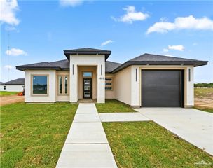 5812 N Gira Del Sol Street, Edinburg, TX 78542