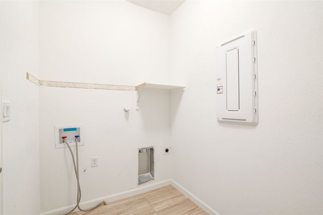 120 Mountaingem Loop, Santa Fe, NM 87508