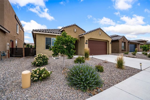 120 Mountaingem Loop, Santa Fe, NM 87508