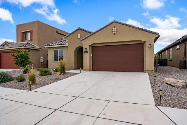 120 Mountaingem Loop, Santa Fe, NM 87508