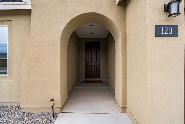 120 Mountaingem Loop, Santa Fe, NM 87508