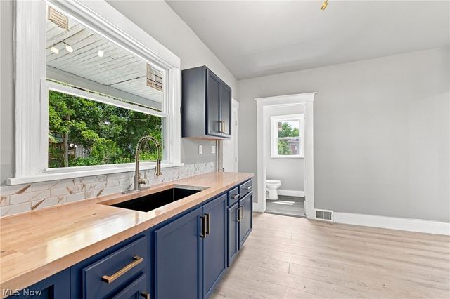 675 E 115, Cleveland, OH 44108
