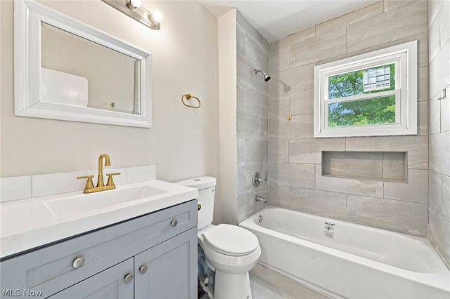 675 E 115, Cleveland, OH 44108