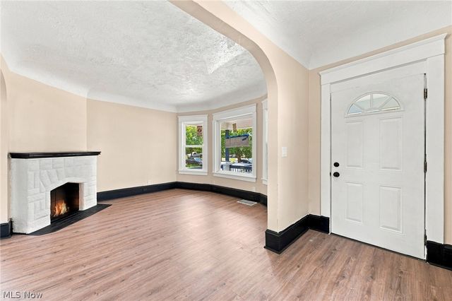 675 E 115, Cleveland, OH 44108