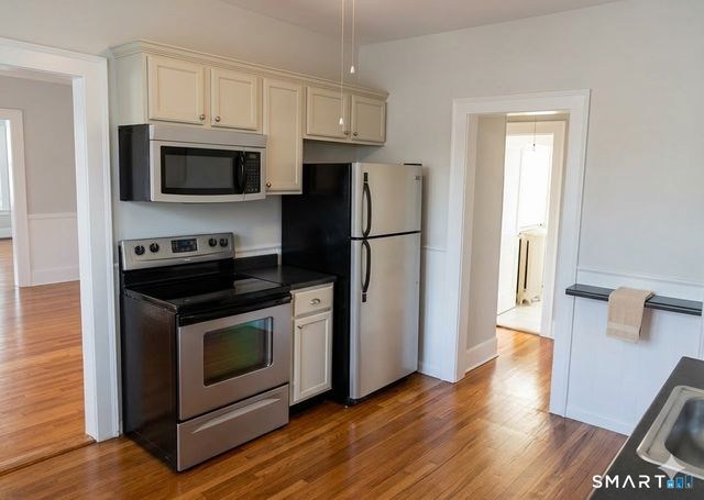 65 Burr Street 2nd Floor, West Hartford, CT 06107