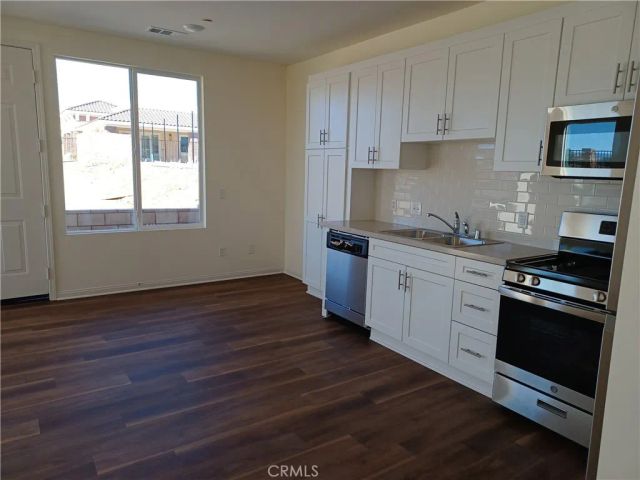 16850 Muscatel, Hesperia, CA 92345