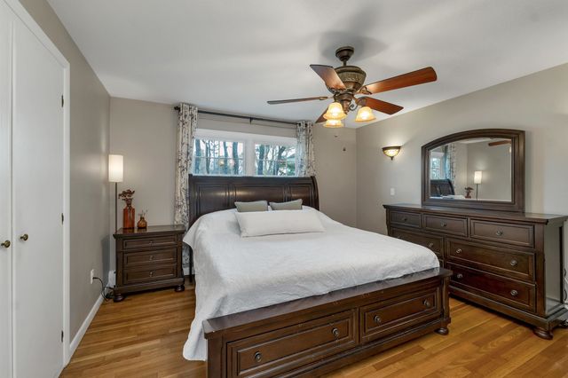 6 Castle Drive, Hooksett, NH 03106