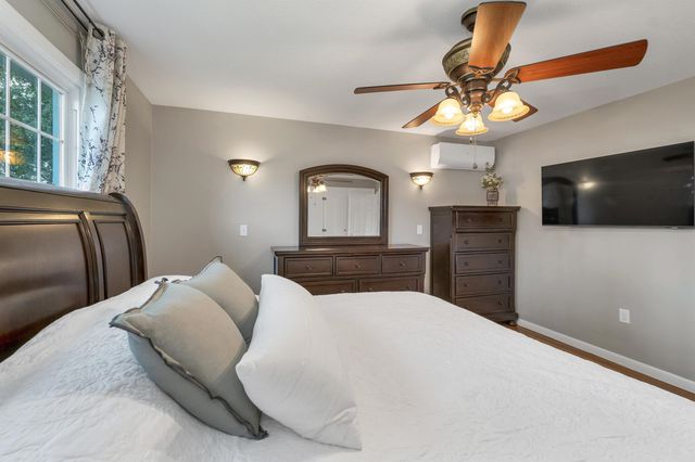 6 Castle Drive, Hooksett, NH 03106
