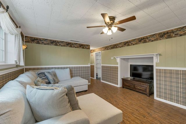 6 Castle Drive, Hooksett, NH 03106