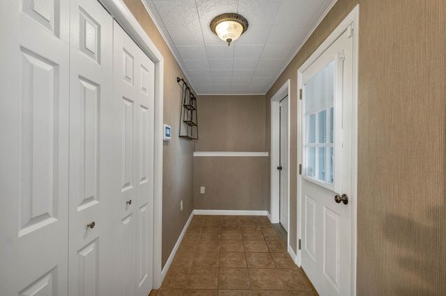 6 Castle Drive, Hooksett, NH 03106