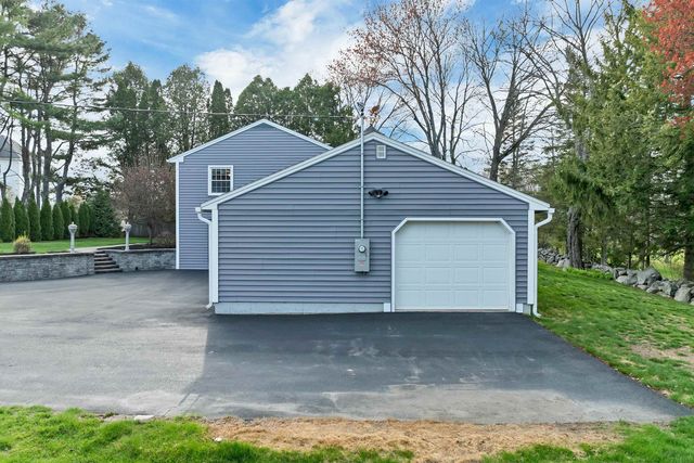 6 Castle Drive, Hooksett, NH 03106