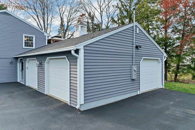 6 Castle Drive, Hooksett, NH 03106