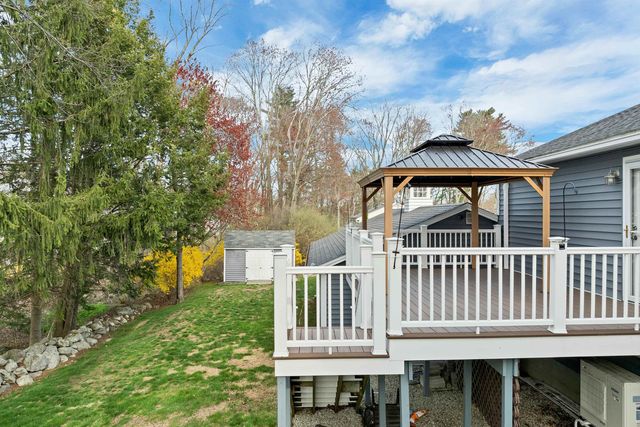 6 Castle Drive, Hooksett, NH 03106