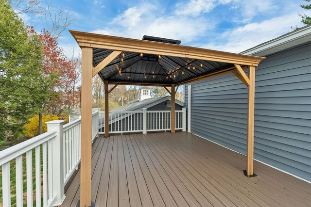 6 Castle Drive, Hooksett, NH 03106