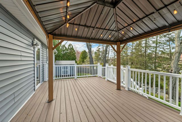 6 Castle Drive, Hooksett, NH 03106
