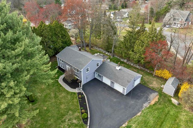 6 Castle Drive, Hooksett, NH 03106
