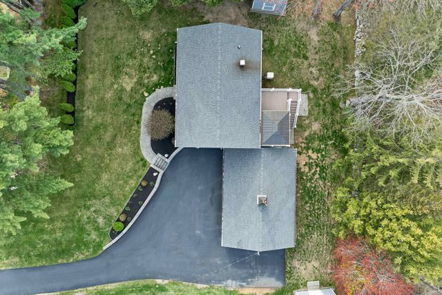 6 Castle Drive, Hooksett, NH 03106