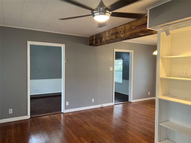 908 Gilmore ST, Taylor, TX 76574