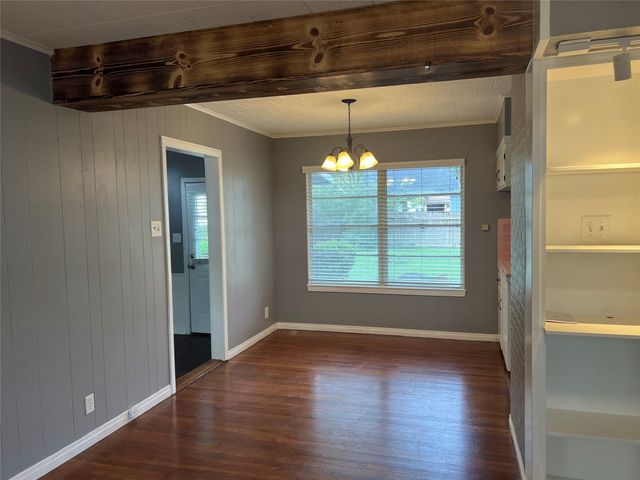 908 Gilmore ST, Taylor, TX 76574