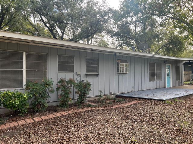 908 Gilmore ST, Taylor, TX 76574