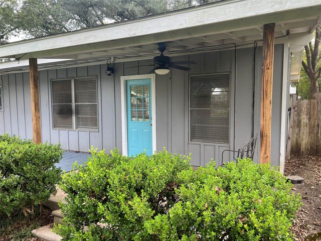 908 Gilmore ST, Taylor, TX 76574