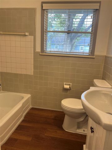 908 Gilmore ST, Taylor, TX 76574