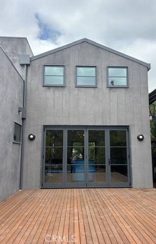 2002 Virginia, Los Angeles, CA 90016