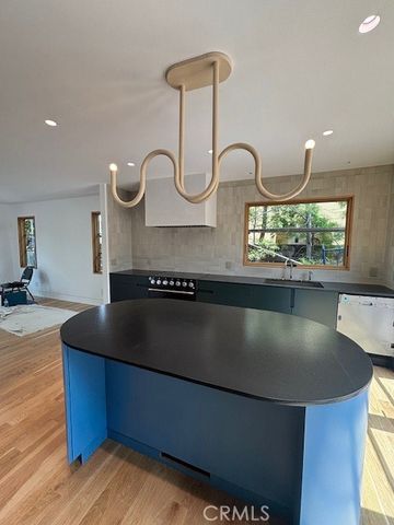 2002 Virginia, Los Angeles, CA 90016