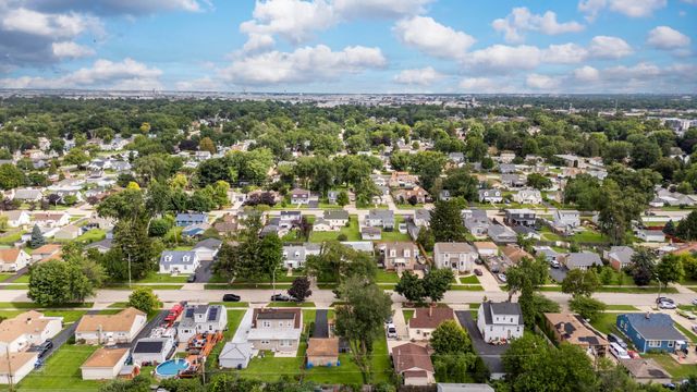 337 E Palmer Avenue, Northlake, IL 60164