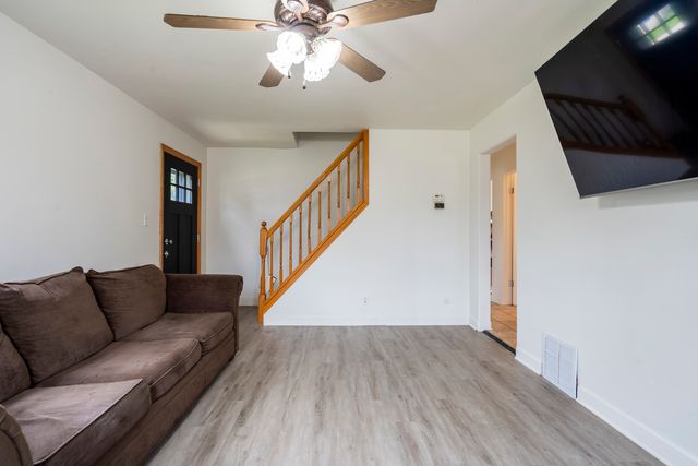 337 E Palmer Avenue, Northlake, IL 60164