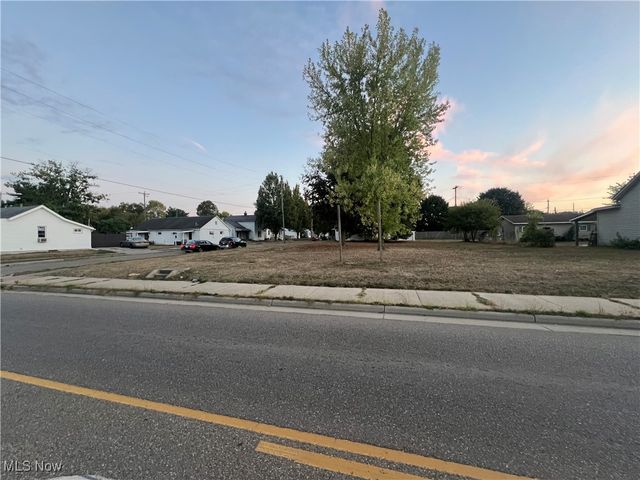 902 W High Avenue, New Philadelphia, OH 44663