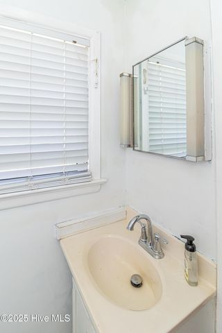 300 S Spence Avenue, Goldsboro, NC 27534