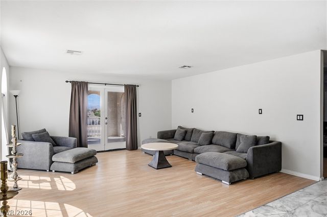435 Los Feliz Street, Las Vegas, NV 89110