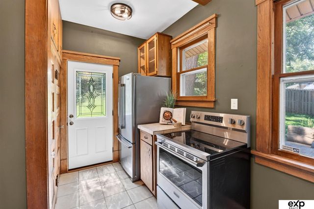 47 Country Club Road, Omaha, NE 68127