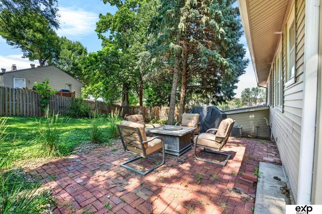 47 Country Club Road, Omaha, NE 68127