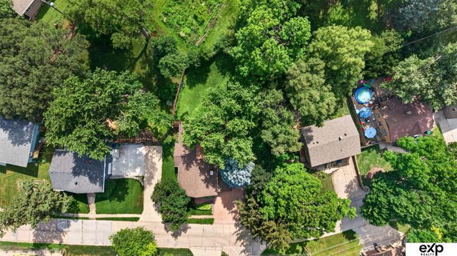 47 Country Club Road, Omaha, NE 68127