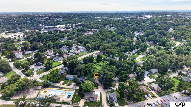 47 Country Club Road, Omaha, NE 68127