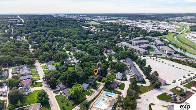 47 Country Club Road, Omaha, NE 68127